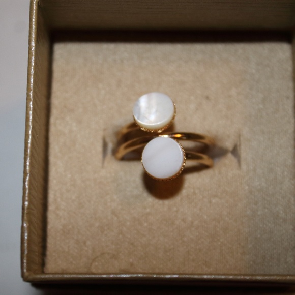 UNKNOWN Jewelry - *HP* FINAL PRICE ADORABLE 2 STONE 2 BAND RING